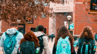 Pénurie dans les écoles du Québec : plus de 4000 postes vacants