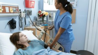Infirmières étrangères au Québec : un programme d’intégration critiqué