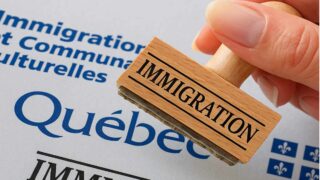 Immigration au Québec : des délais qui explosent, des familles en attente