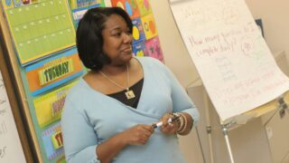 Plus de 4000 enseignants toujours manquants, l’inquiétude persiste pour le personnel de soutien