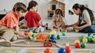 Le Québec souhaite prioriser les familles du Québec et les résidents permanents aux garderies